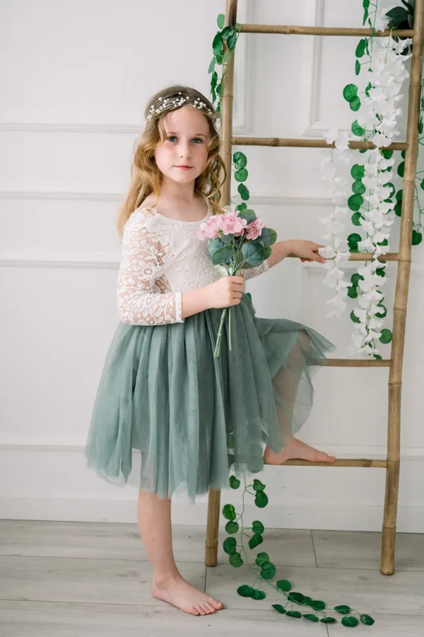 Robe de cérémonie Zoé vert sauge manches longue